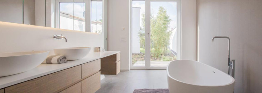 Ein Waschtisch zum Verlieben - Materialmix aus Holz, Corian und Spiegel