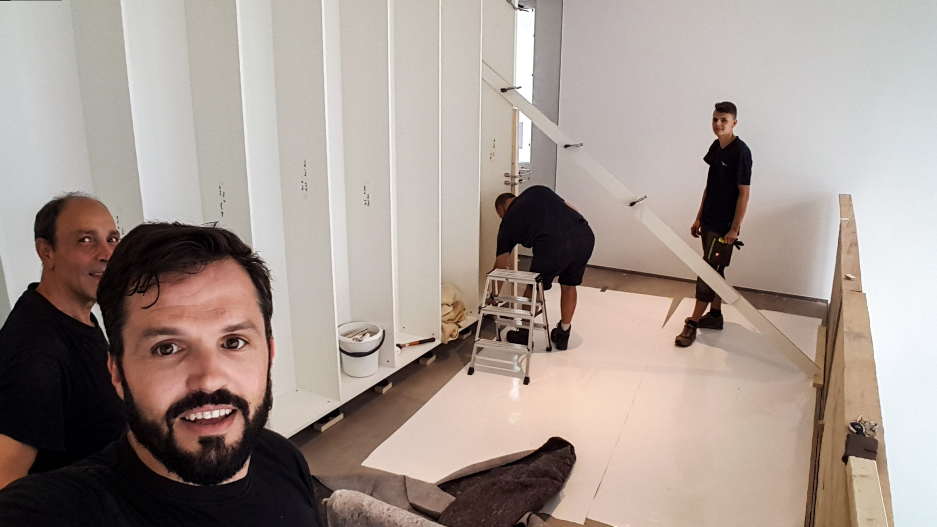 Schreiner*in / Monteur*in gesucht! Für Job mit super Perspektive