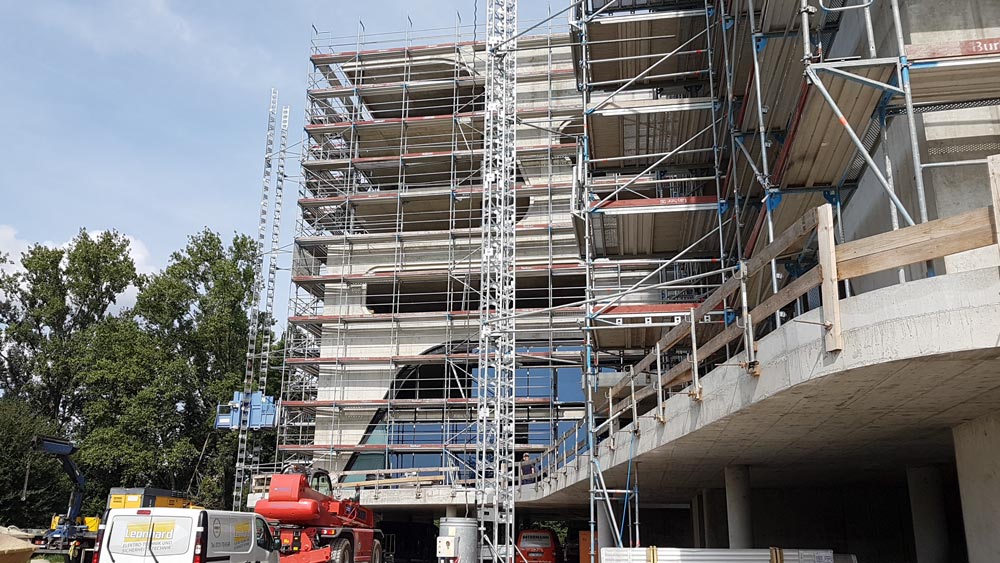 Das Gerippe der Gebäude-Würfel steht bereits