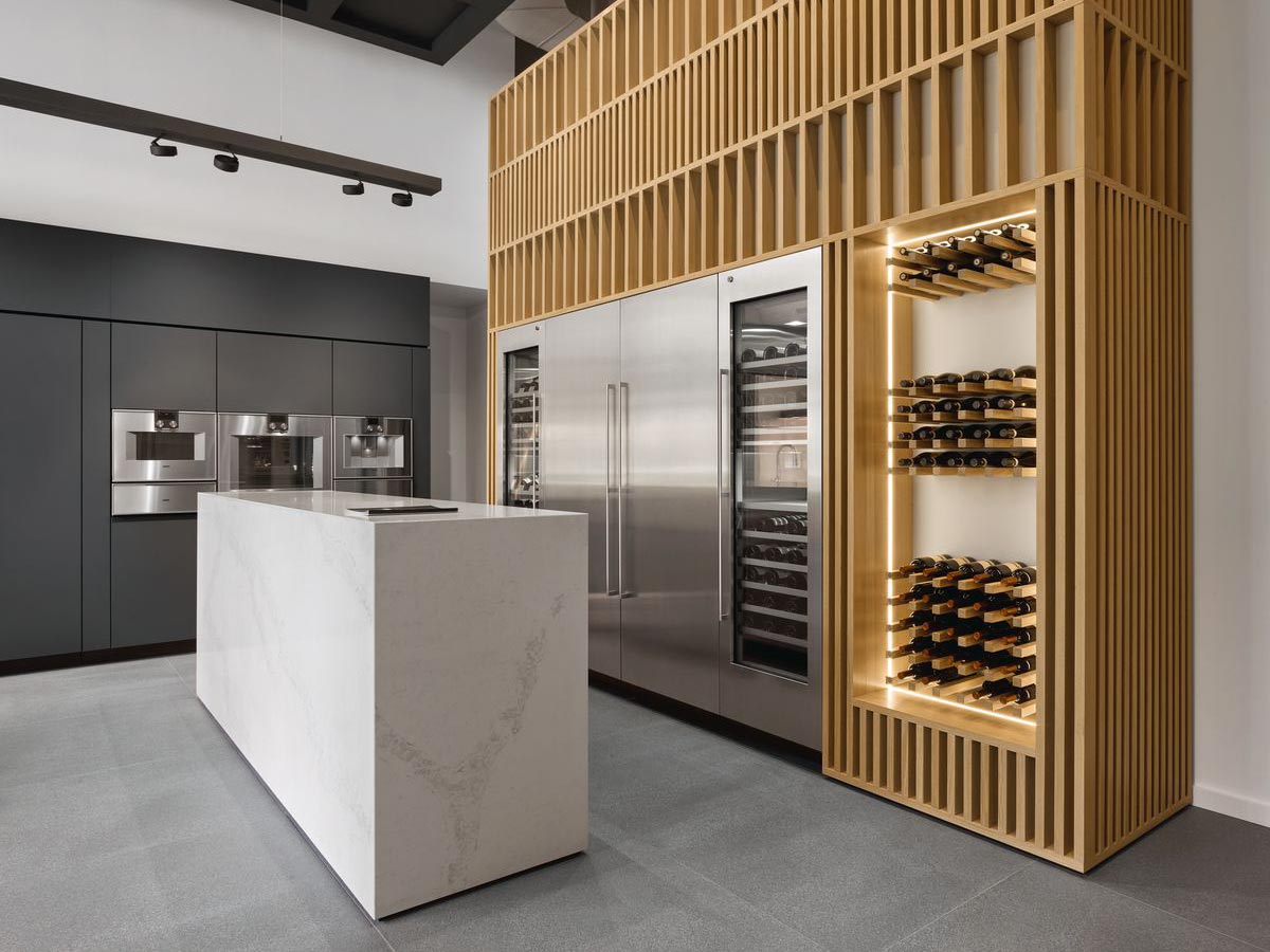Modularer Aufbau und Edelstahlfronten bestimmen den professionellen Look der Vario Serie 200