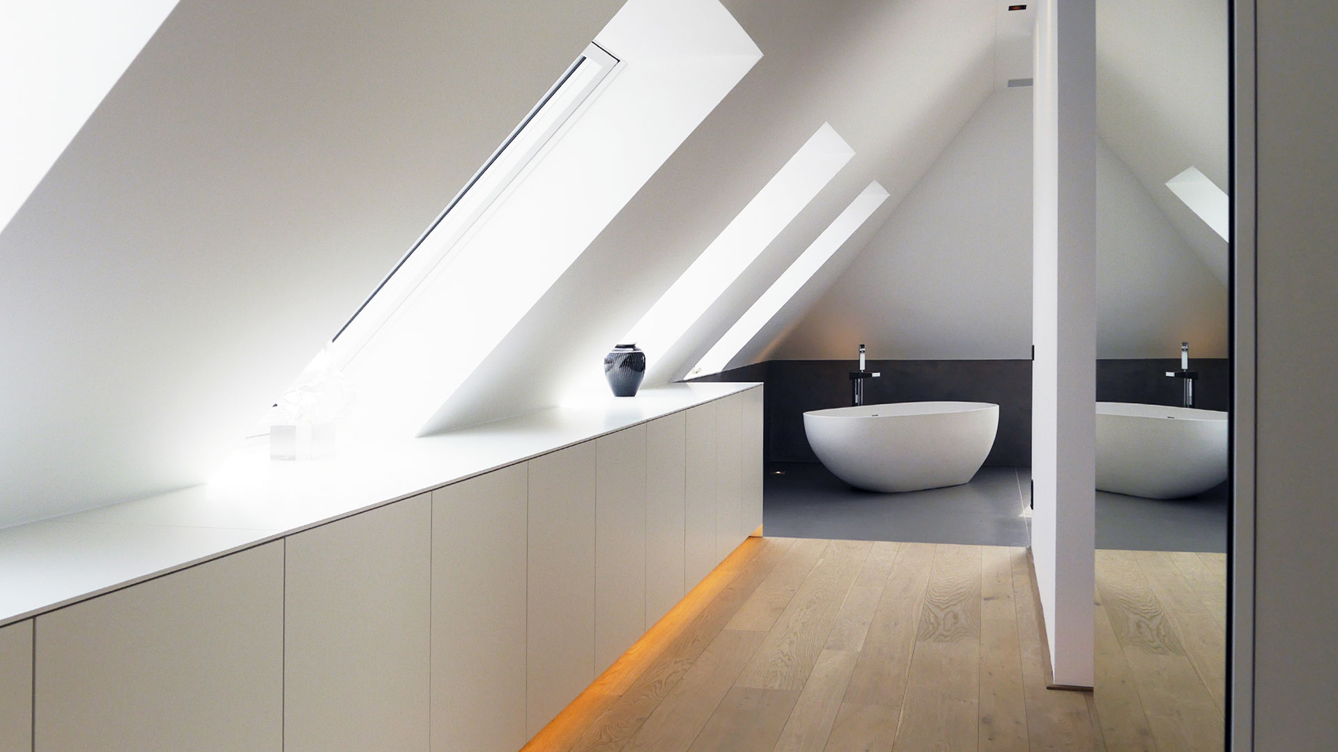 Dachschräge mit Einbauschrank