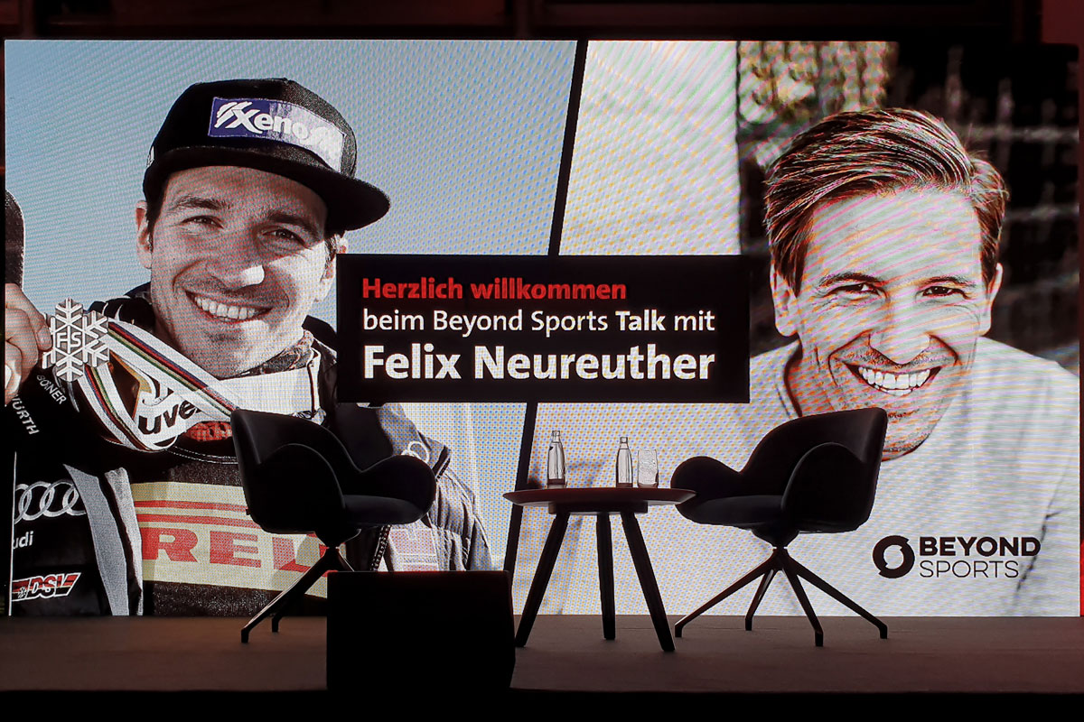 Schnieder-Stühle-beim-Beyond-Sports-Talk-Nr-3-mit-Felix-Neureuther Beyond Sports Talk mit Sitzmöbeln von Schnieder