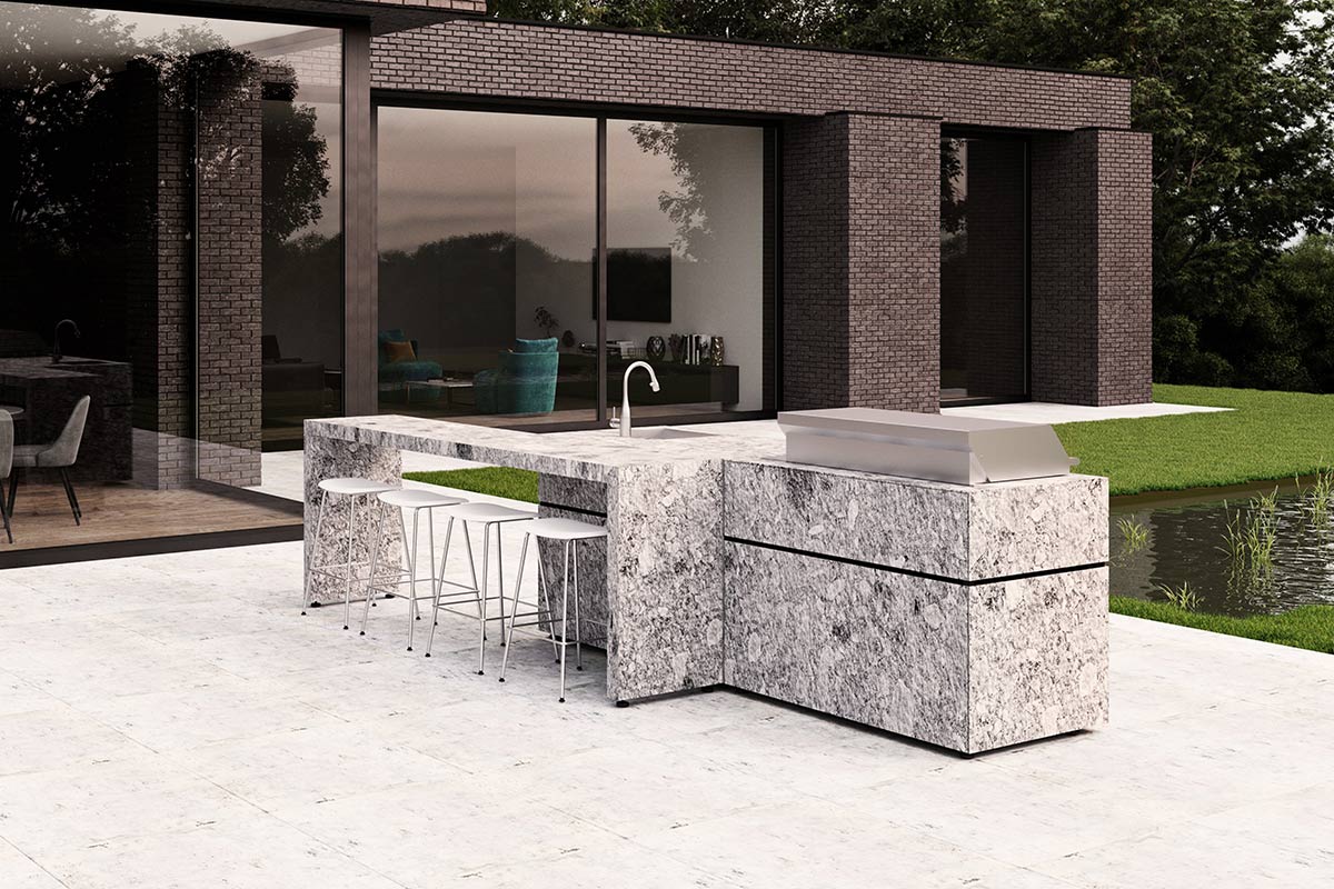 Outdoor Küche mit Übergang zum Haus