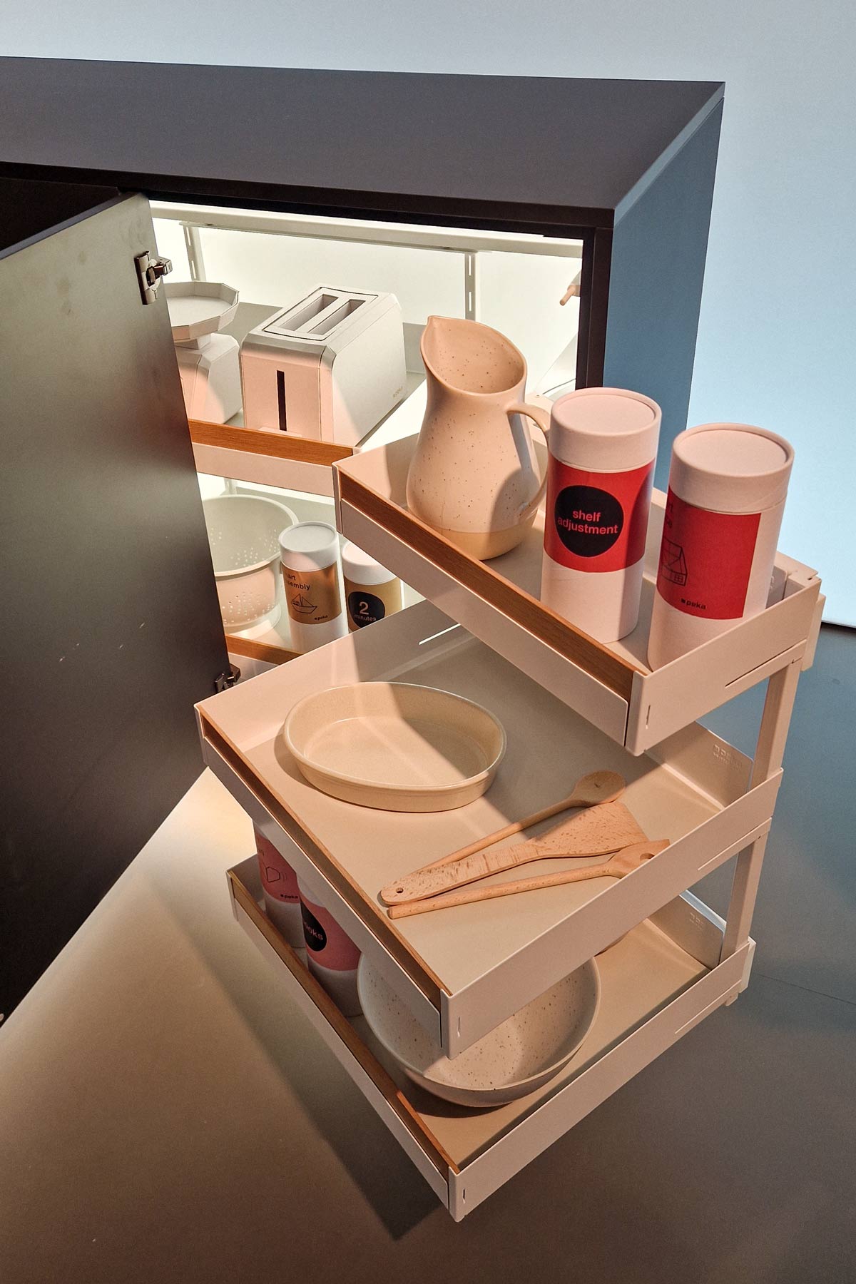 Magic Corner, der innovative Eck-Auszug von PEKA