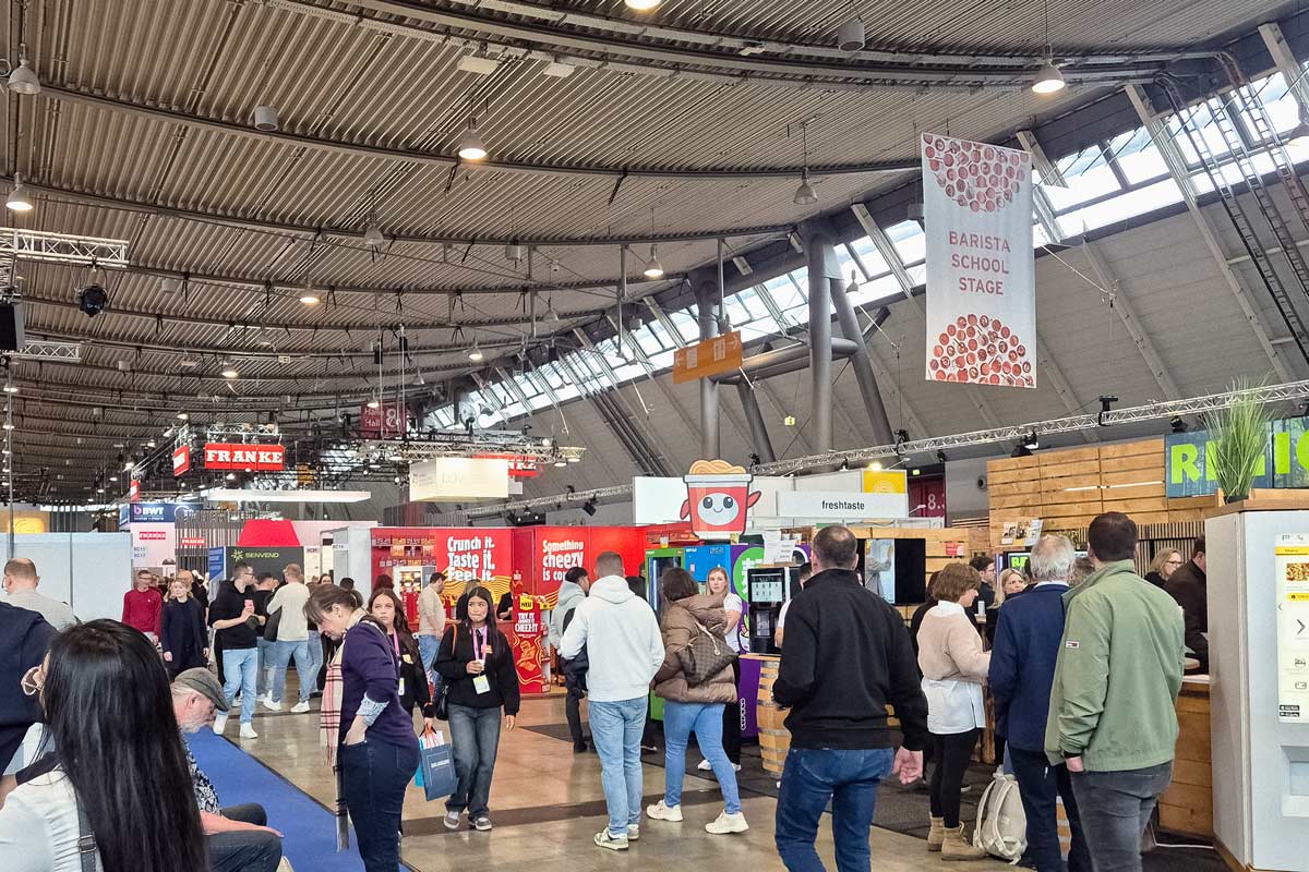 Ein Blick in die Messehalle