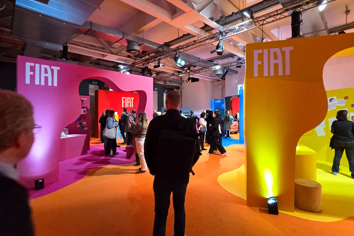 Die farbenfrohe Fiat Ausstellung