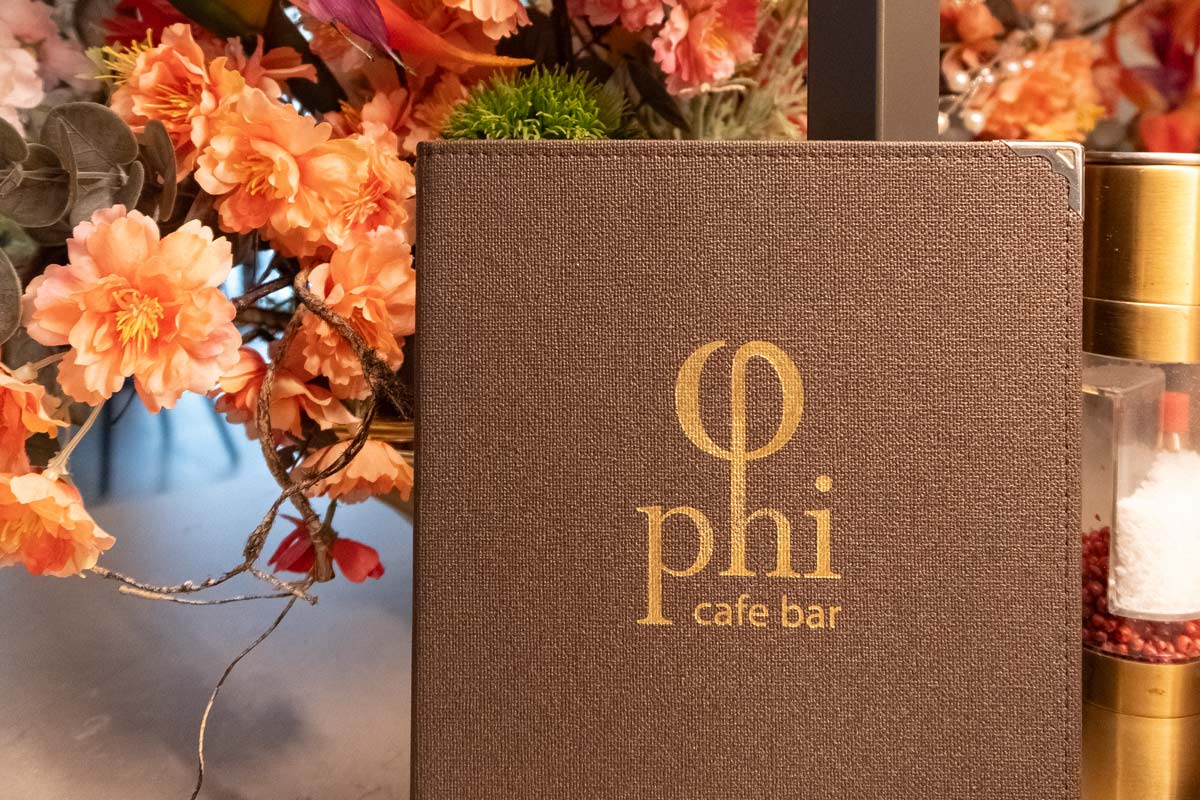 Speisekarte-Tischdekoration-Phi-Café-Bar-Mannheim Speisekarte und Tischdekoration