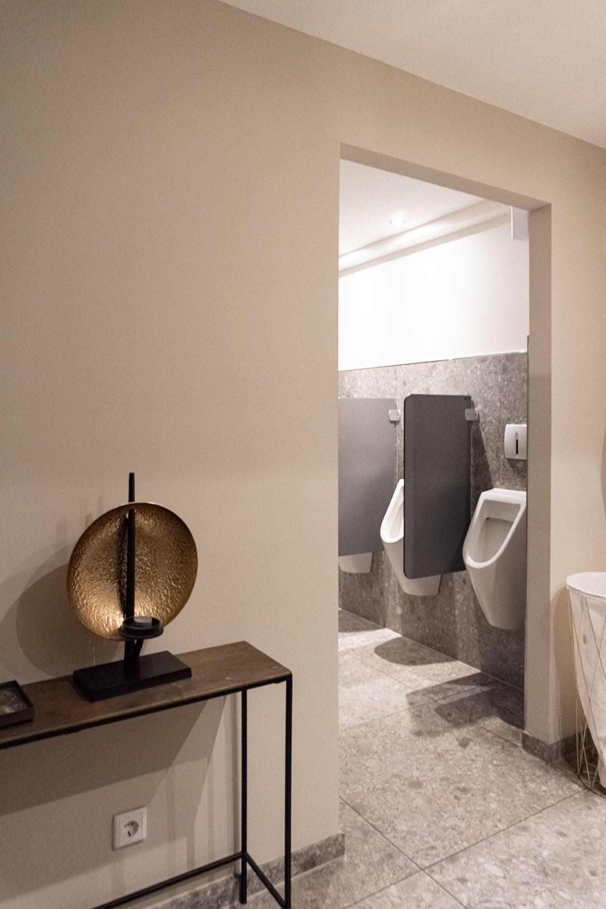Urinale mit Sichtschutz