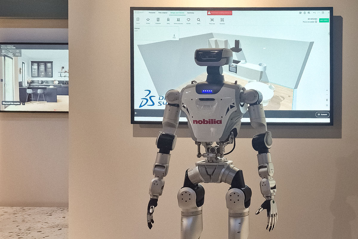 Roboter am nobilia-Stand auf der area30